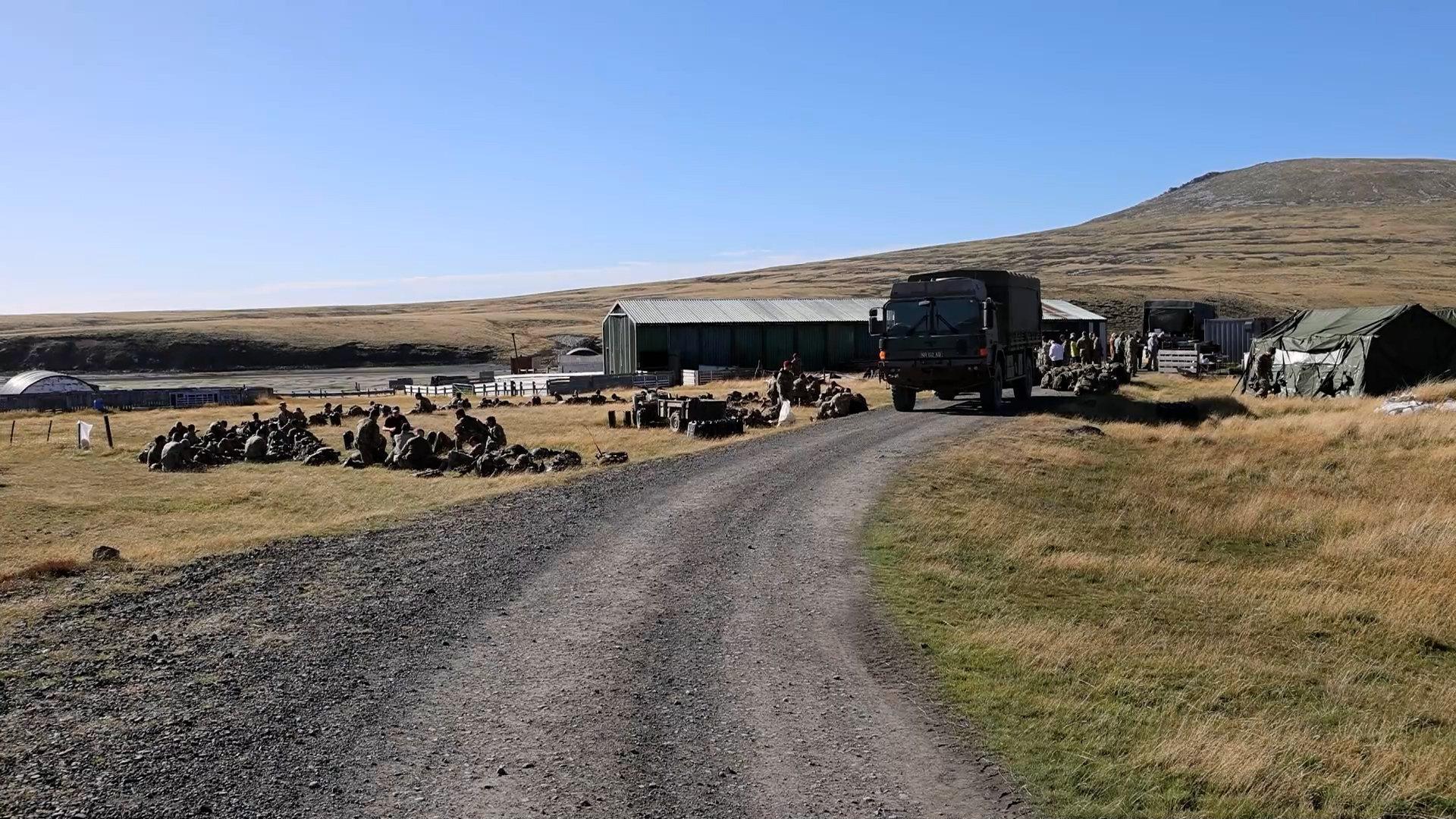 4 Para Take On Challenging Falkland Islands Tab As Part Of Final Exercise